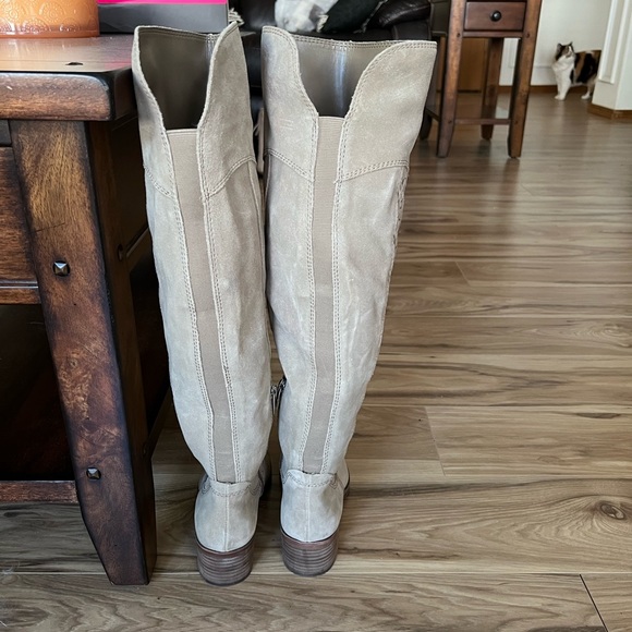 Vince Camuto boots size 6 - Picture 4 of 5